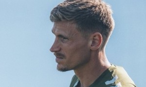 Kaiyun sports-世体：塞尔塔中卫斯塔费尔特左腿股二头肌撕裂，将伤停3-4周