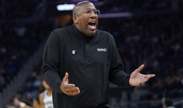 记者：尼克斯将与迈克·布朗签订一份四年总金额为4000万美元的合同