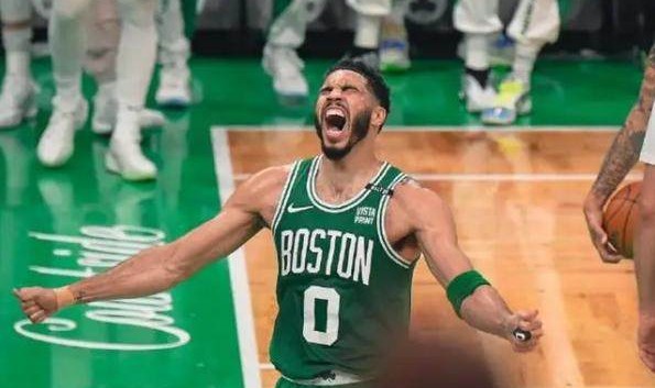 开云娱乐-【现场】波士顿不眠夜 塔图姆带队夺冠泪洒现场