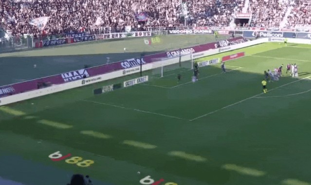 开云娱乐-⚽意甲半场：维蒂尼亚传射，文蒂诺双响，博洛尼亚暂0-3热那亚